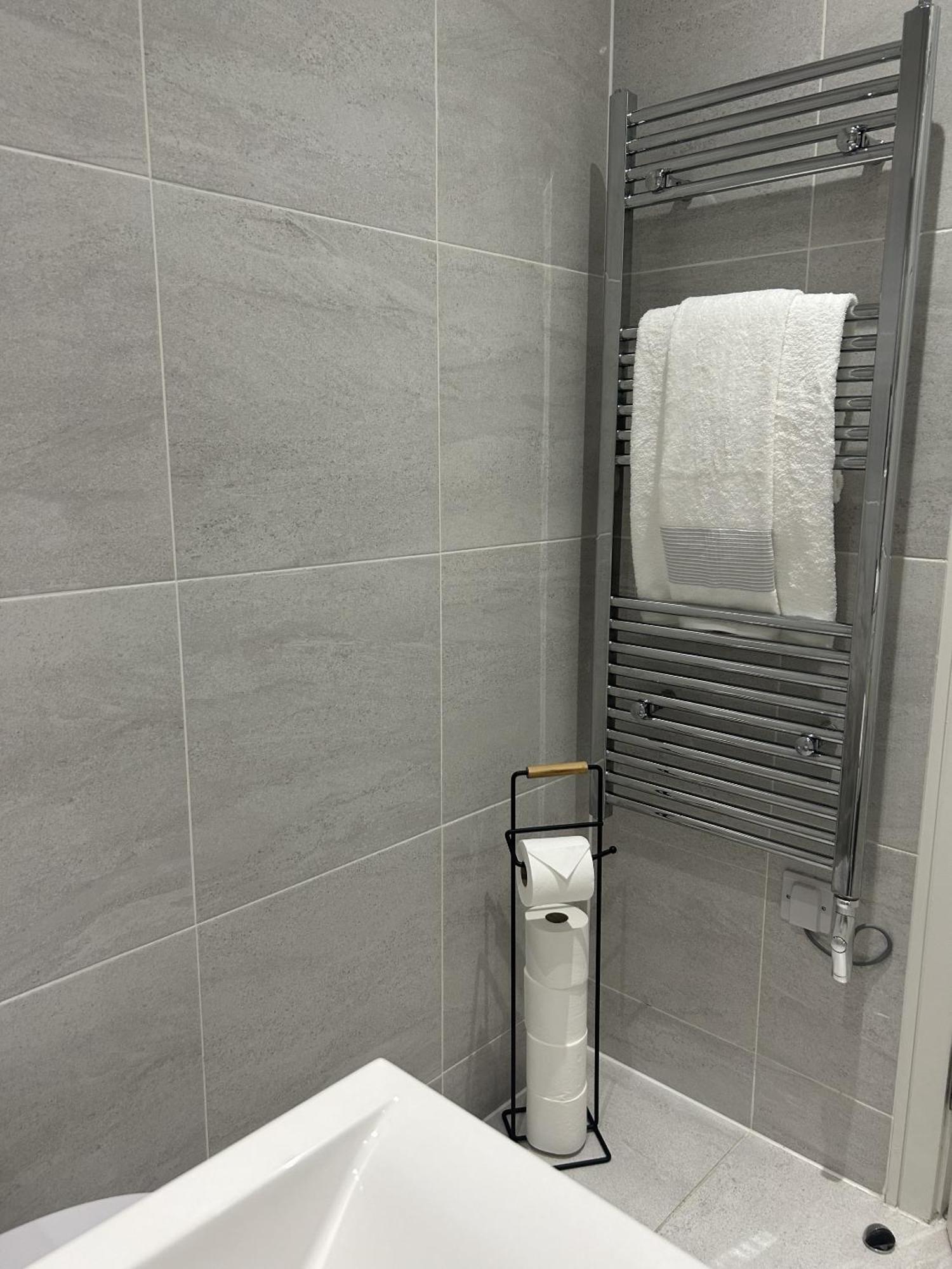 Gogmore Lane Apartment