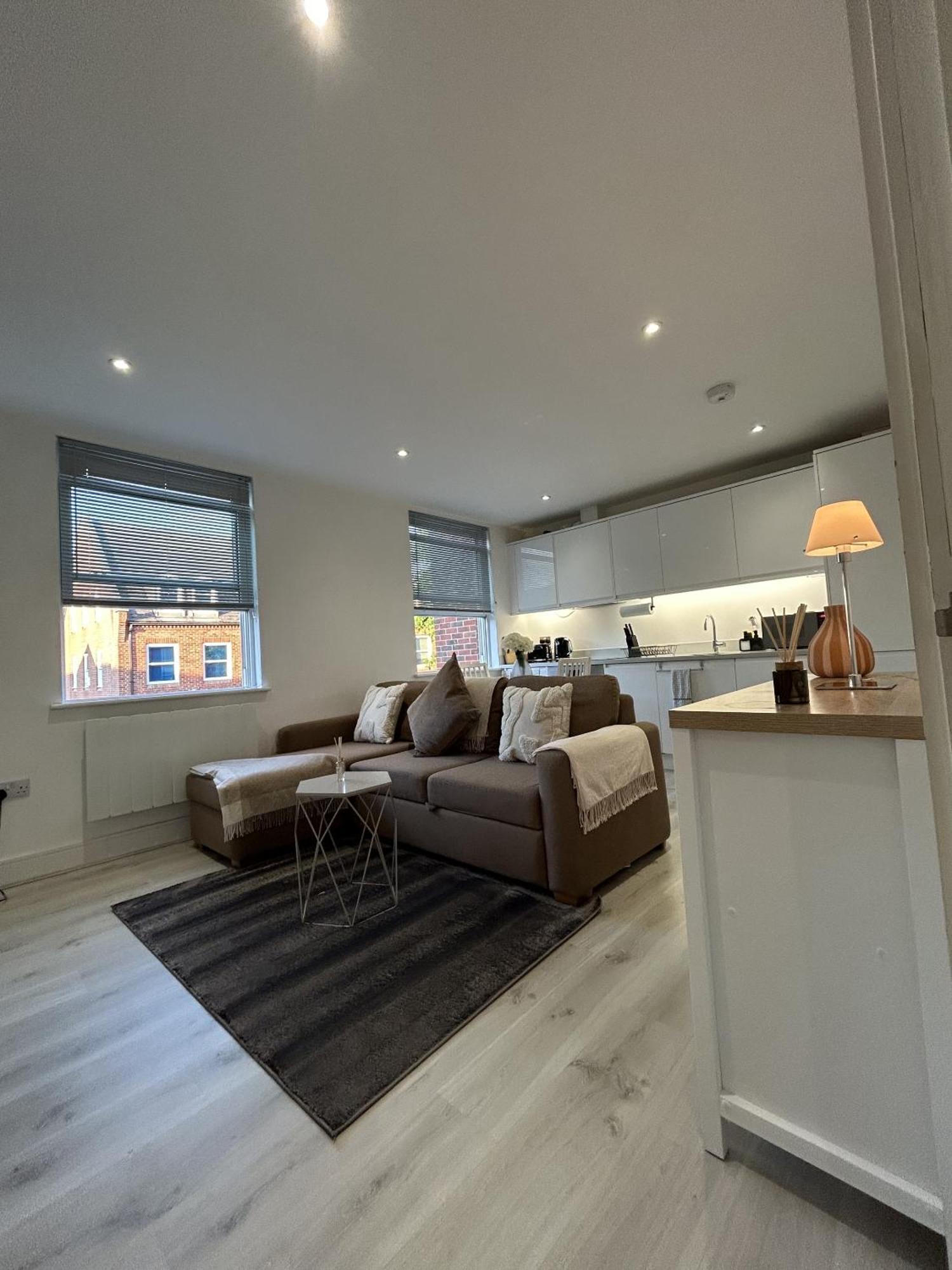 Apartment Gogmore Lane Chertsey