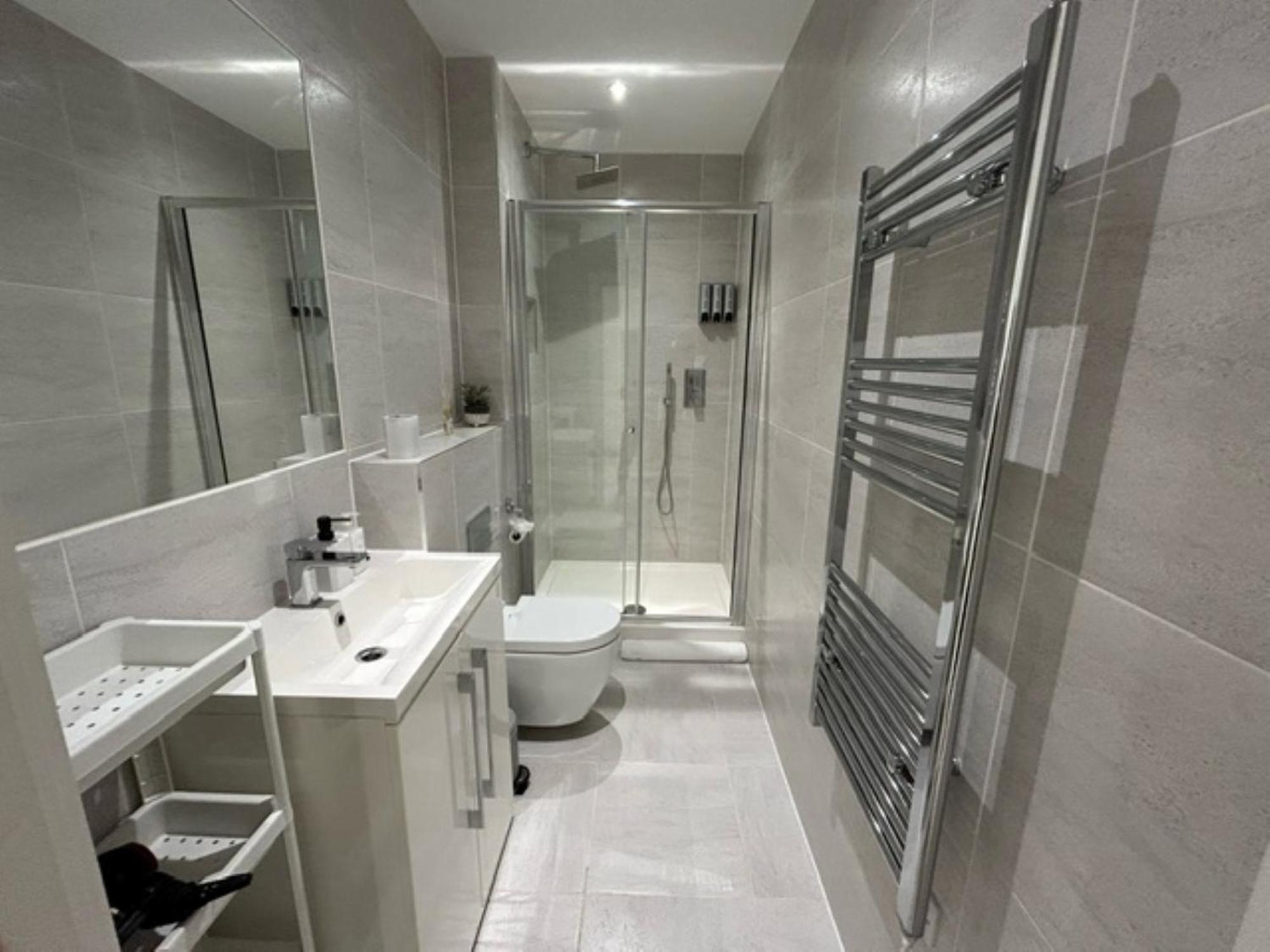Gogmore Lane Apartment