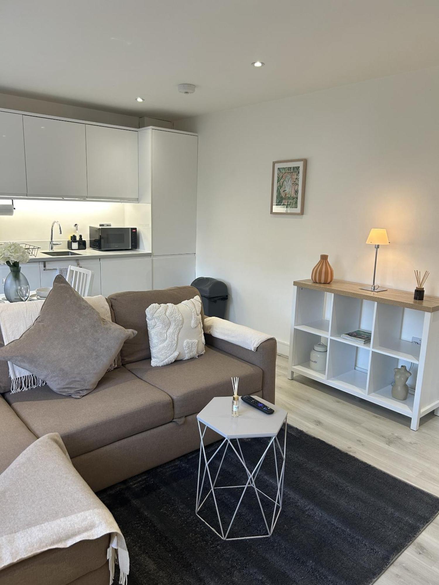 Apartment Gogmore Lane Chertsey