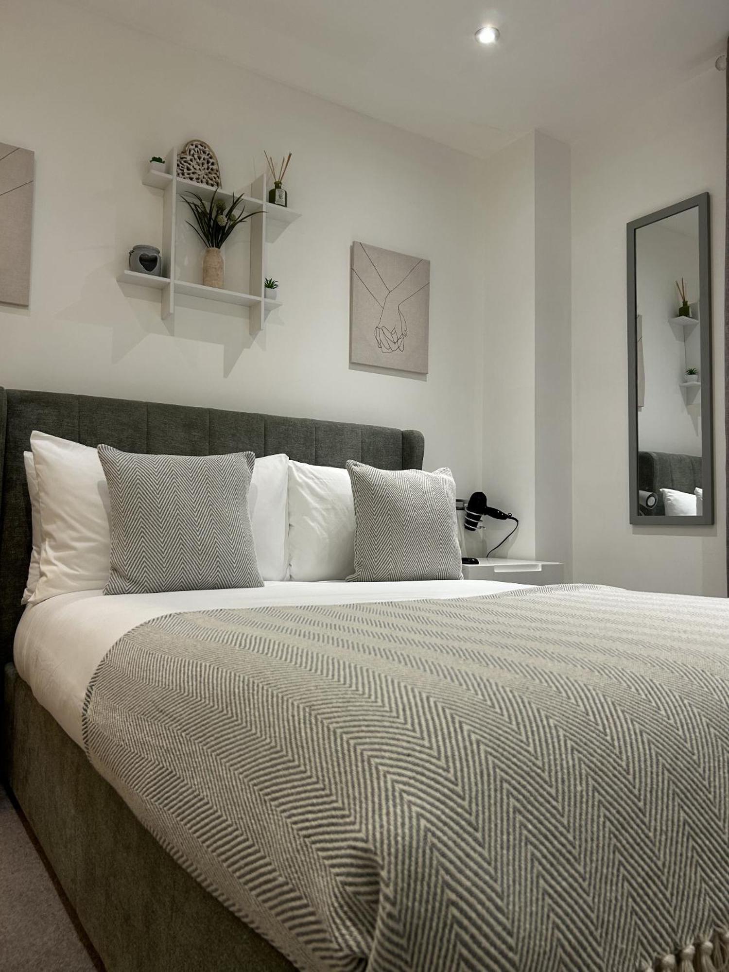 Apartment Gogmore Lane Chertsey