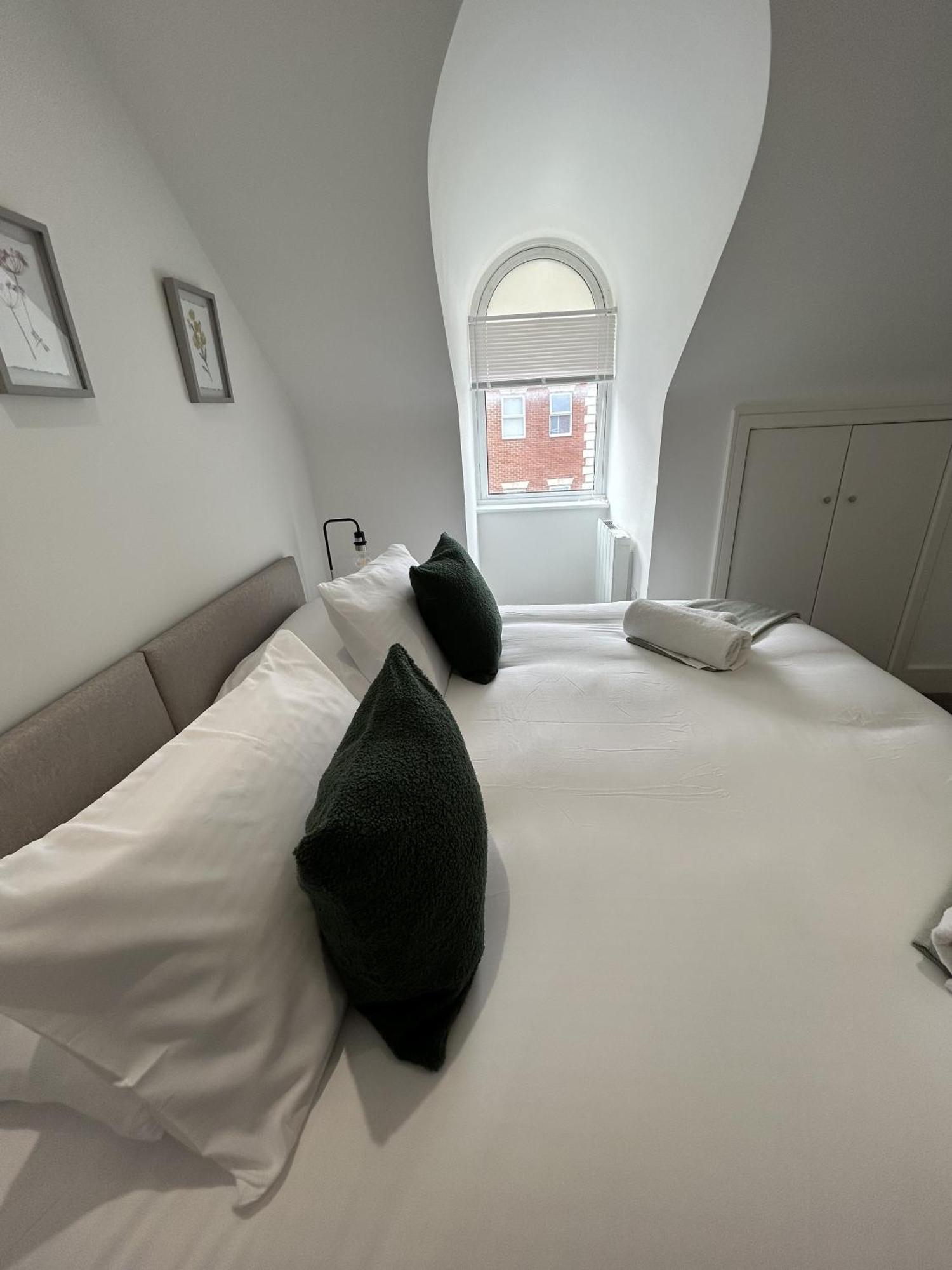 Gogmore Lane Apartment Chertsey