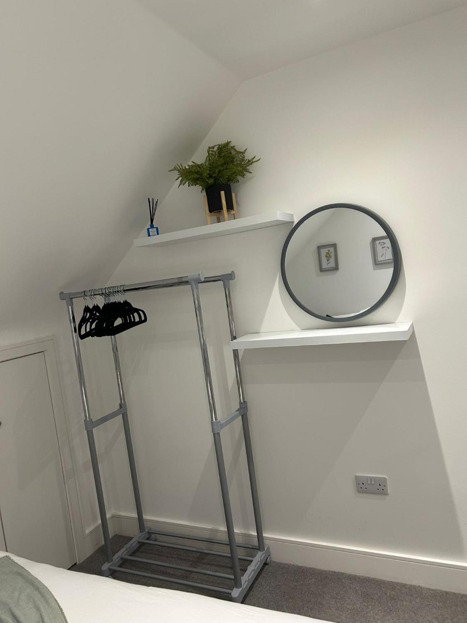 Gogmore Lane Apartment