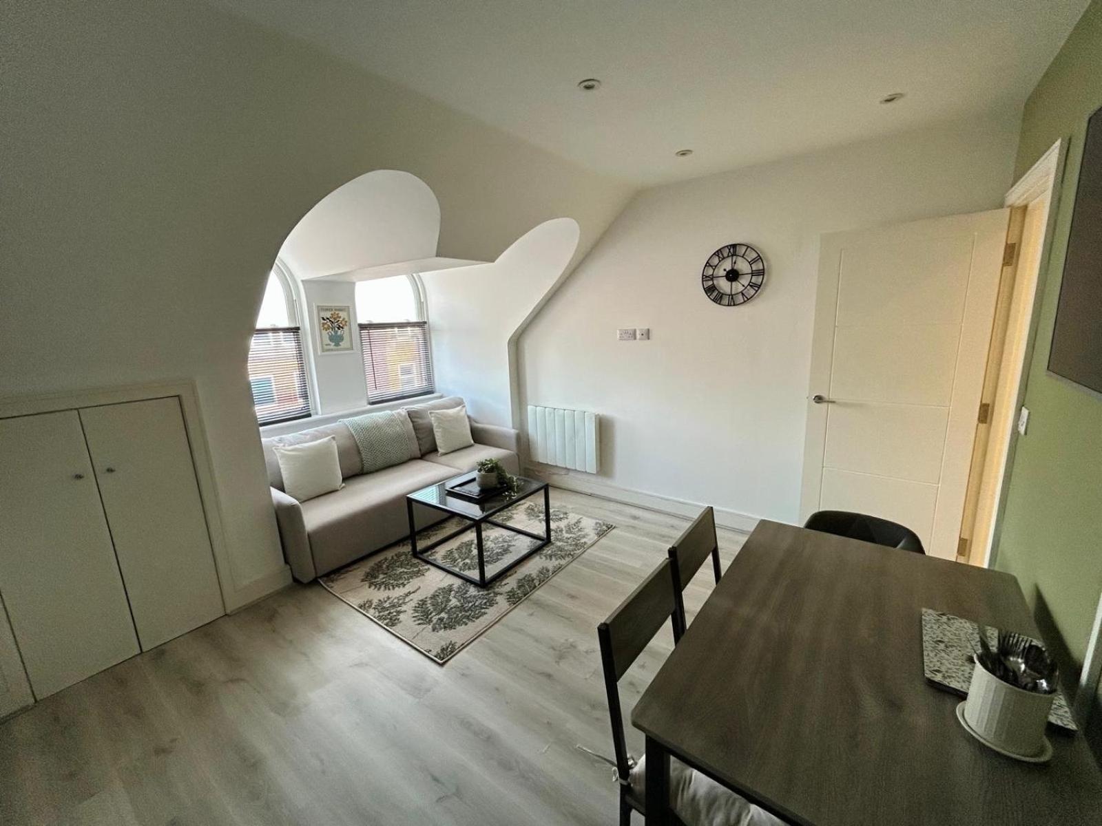 Apartment Gogmore Lane
