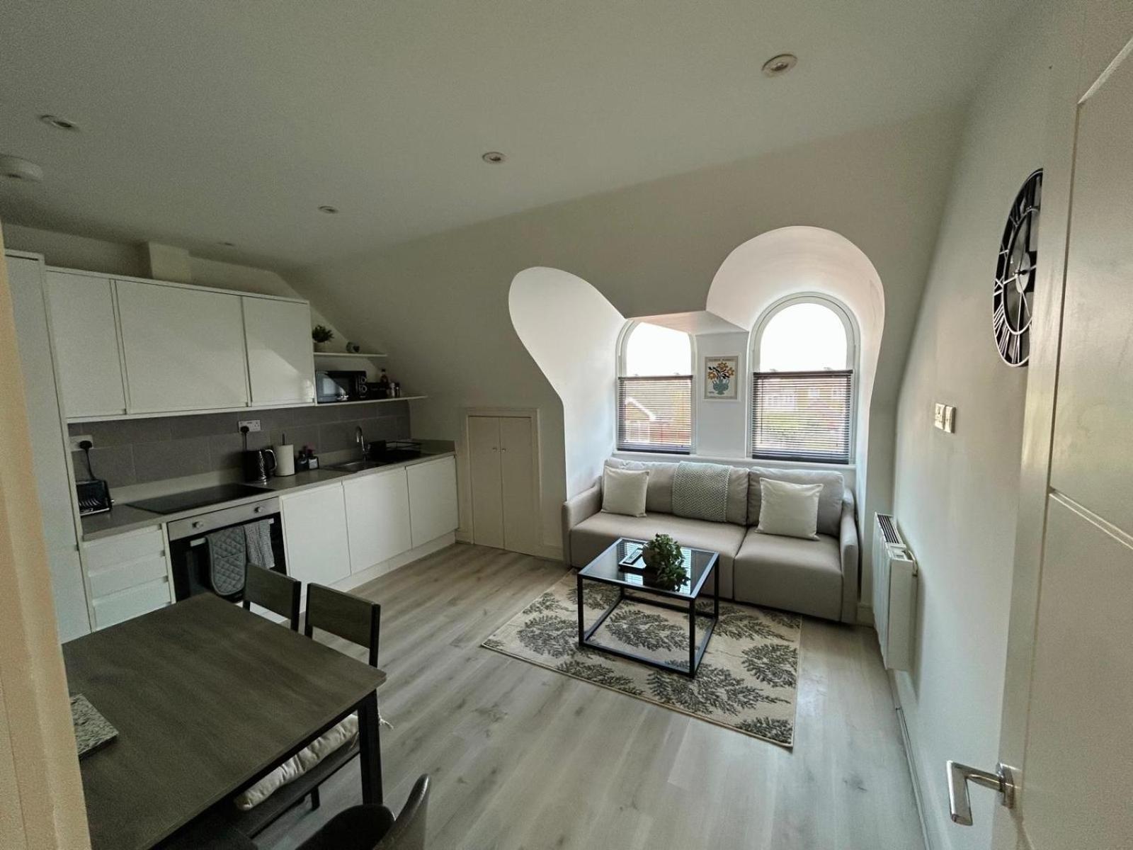 Gogmore Lane Apartment Chertsey