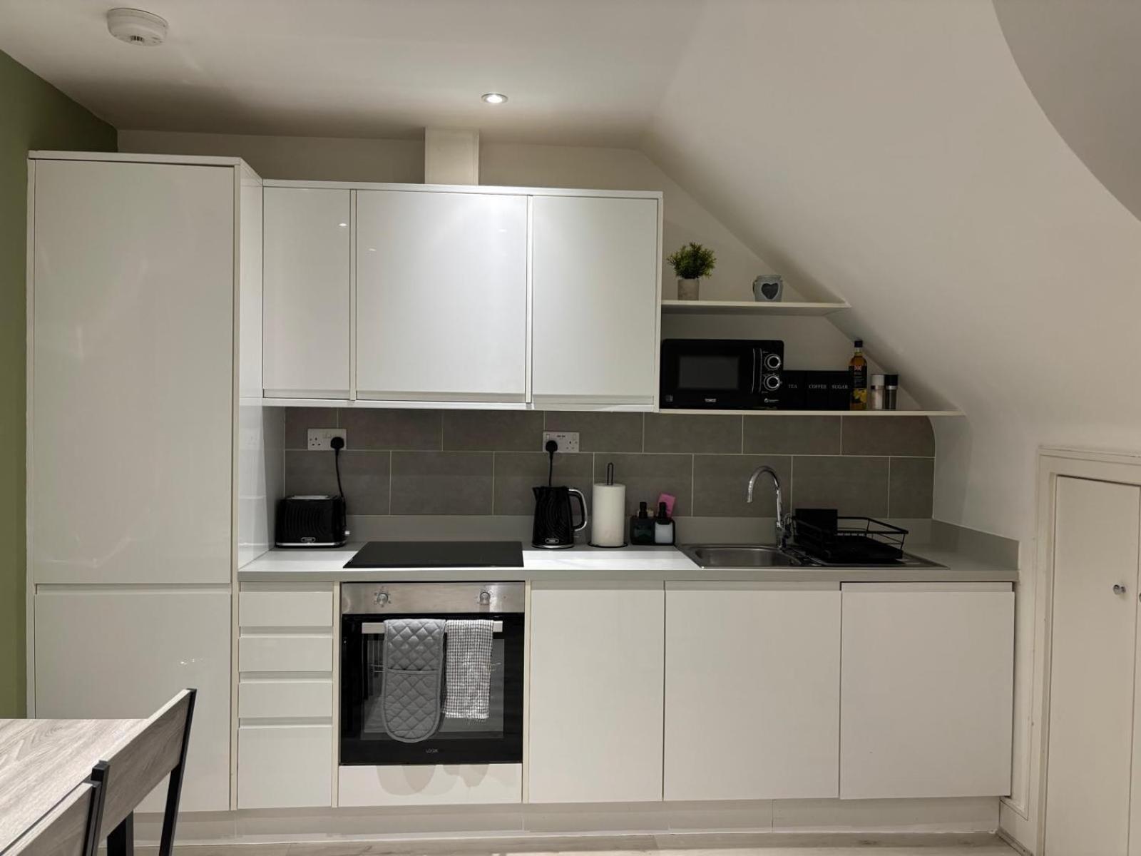 Apartment Gogmore Lane Chertsey